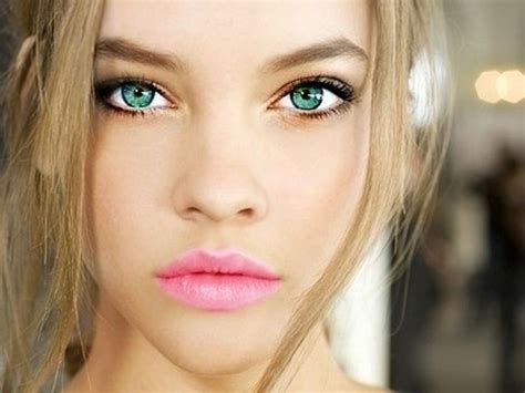 women with green eyes